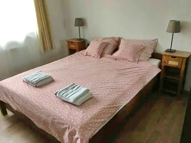 Ampoița Cazare | Sat de vacanță (K1041-13) Imaginea poate fi supusă drepturilor de autor. Se recomandă contactarea titularului drepturilor.