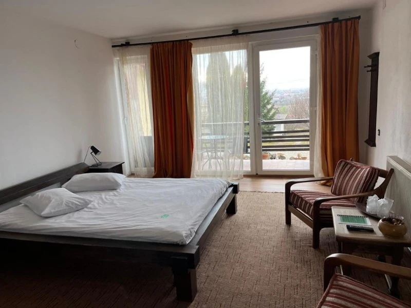 Nagyszeben Szállás | Motel (K0568-12) A kép szerzői jogvédelem alatt állhat. Javasolt a kapcsolatfelvétel a jog tulajdonossal.