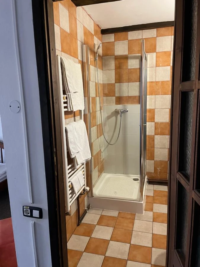 Nagyszeben Szállás | Motel (K0568-17) A kép szerzői jogvédelem alatt állhat. Javasolt a kapcsolatfelvétel a jog tulajdonossal.