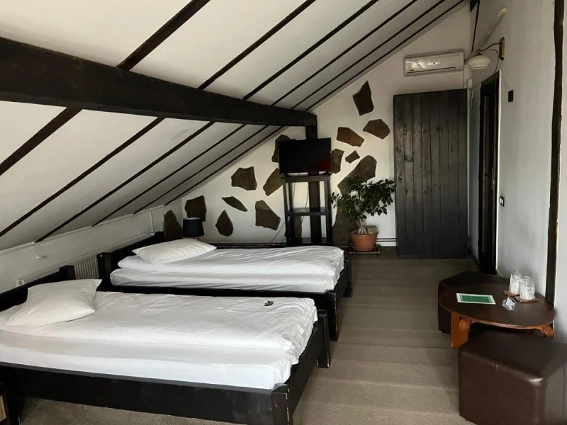 Sibiu Cazare | Motel (K0568-26) Imaginea poate fi supusă drepturilor de autor. Se recomandă contactarea titularului drepturilor.