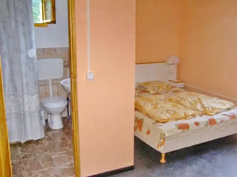 Padis Cazare | Pensiune (K0360-12) Imaginea poate fi supusă drepturilor de autor. Se recomandă contactarea titularului drepturilor.