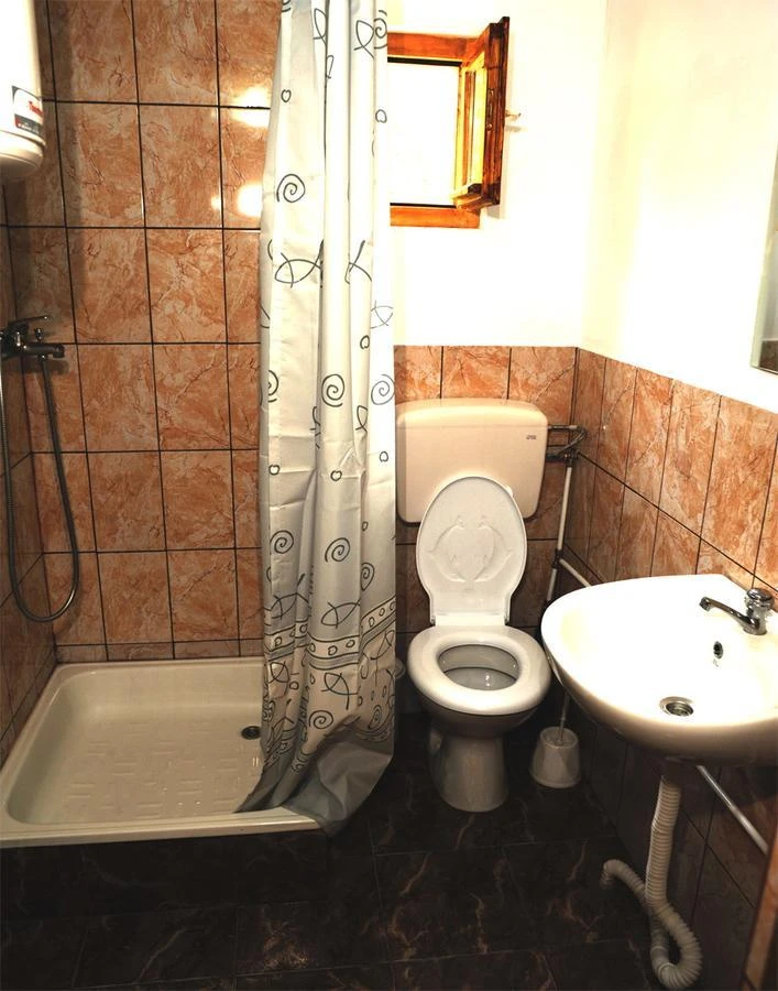 Padis Cazare | Pensiune (K0360-15) Imaginea poate fi supusă drepturilor de autor. Se recomandă contactarea titularului drepturilor.