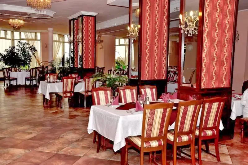 Satu Mare Cazare | Pensiune turistică (K1171-5) Imaginea poate fi supusă drepturilor de autor. Se recomandă contactarea titularului drepturilor.