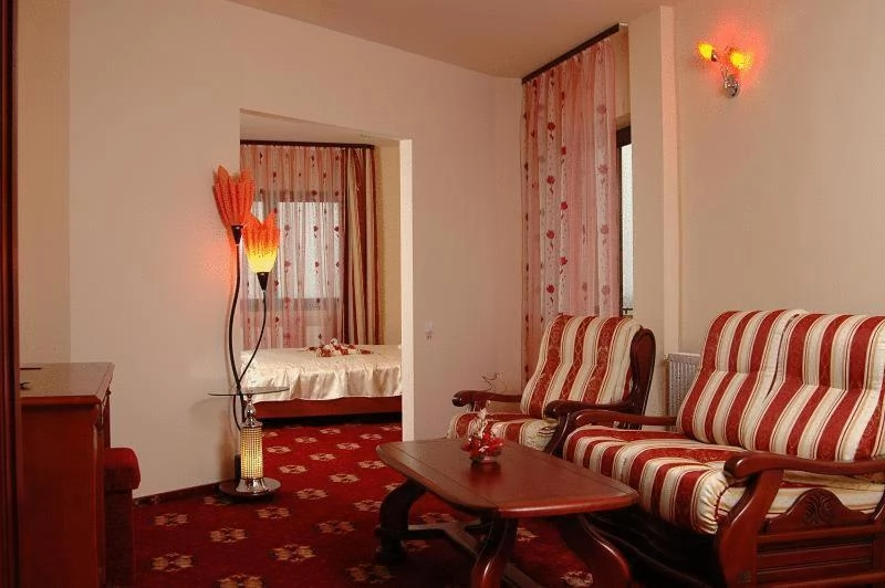 Satu Mare Cazare | Pensiune turistică (K1171-15) Imaginea poate fi supusă drepturilor de autor. Se recomandă contactarea titularului drepturilor.