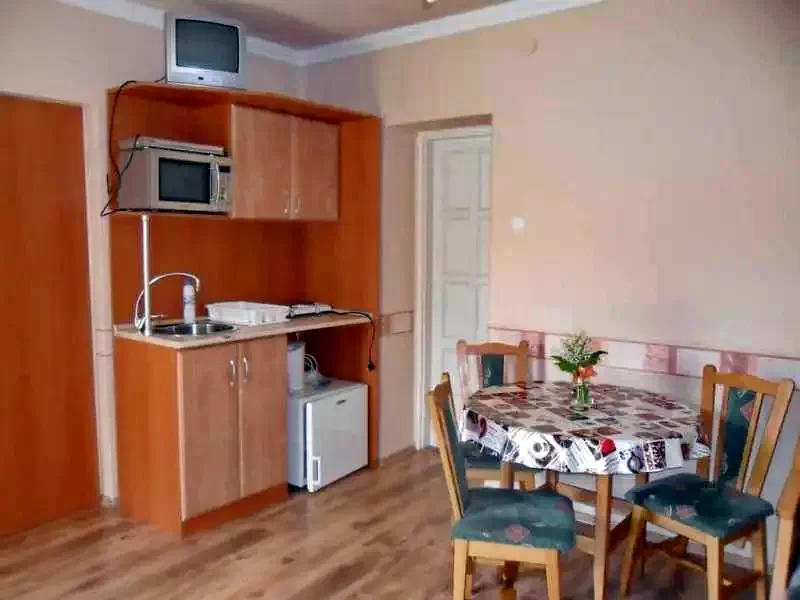  Cazare | Apartament (K0846-7) Imaginea poate fi supusă drepturilor de autor. Se recomandă contactarea titularului drepturilor.