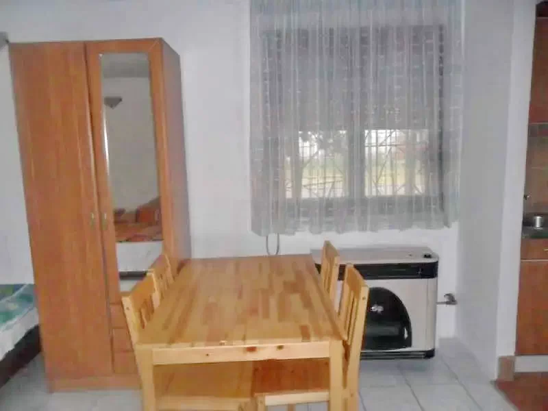  Cazare | Apartament (K0846-14) Imaginea poate fi supusă drepturilor de autor. Se recomandă contactarea titularului drepturilor.
