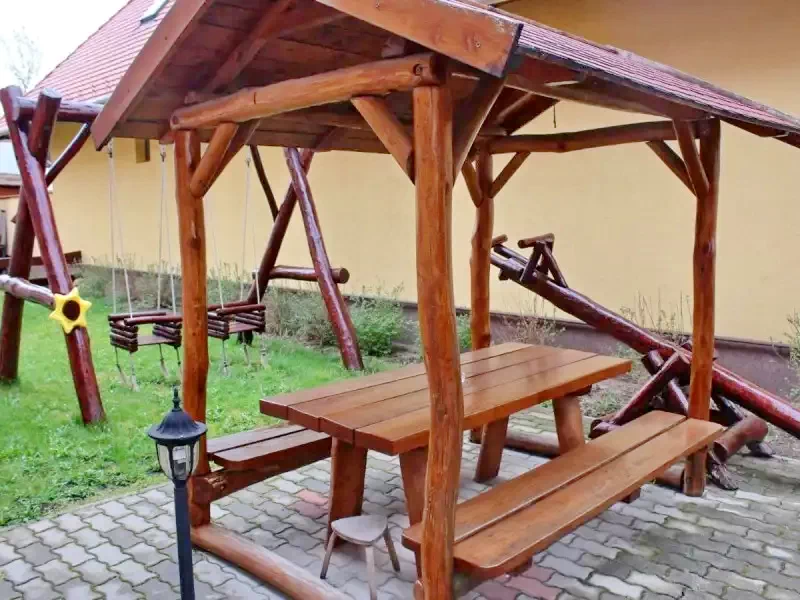  Cazare | Sat de vacanță (K0311-1) Imaginea poate fi supusă drepturilor de autor. Se recomandă contactarea titularului drepturilor.