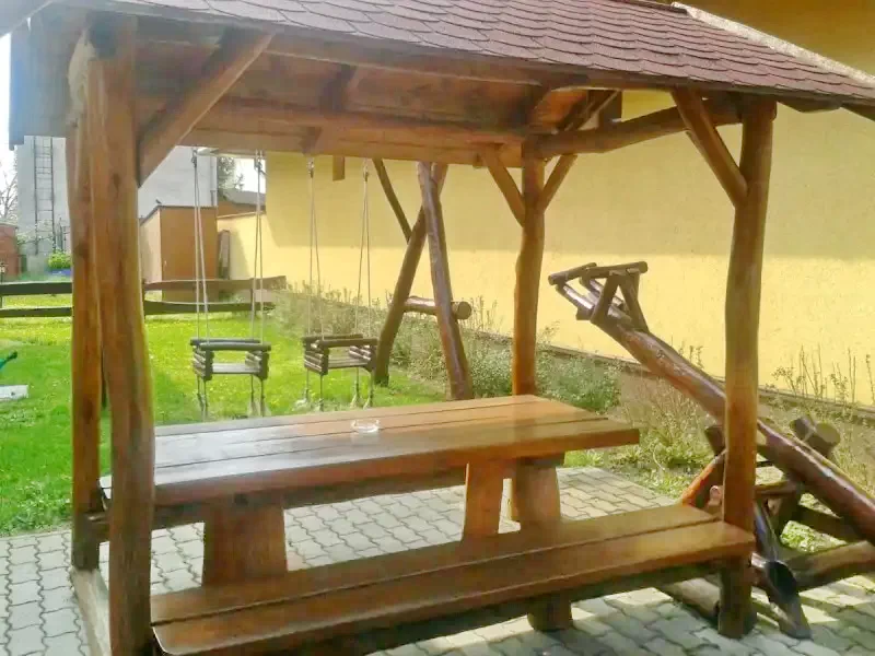  Cazare | Sat de vacanță (K0311-11) Imaginea poate fi supusă drepturilor de autor. Se recomandă contactarea titularului drepturilor.