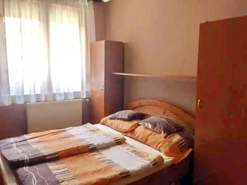  Cazare | Sat de vacanță (K0311-17) Imaginea poate fi supusă drepturilor de autor. Se recomandă contactarea titularului drepturilor.