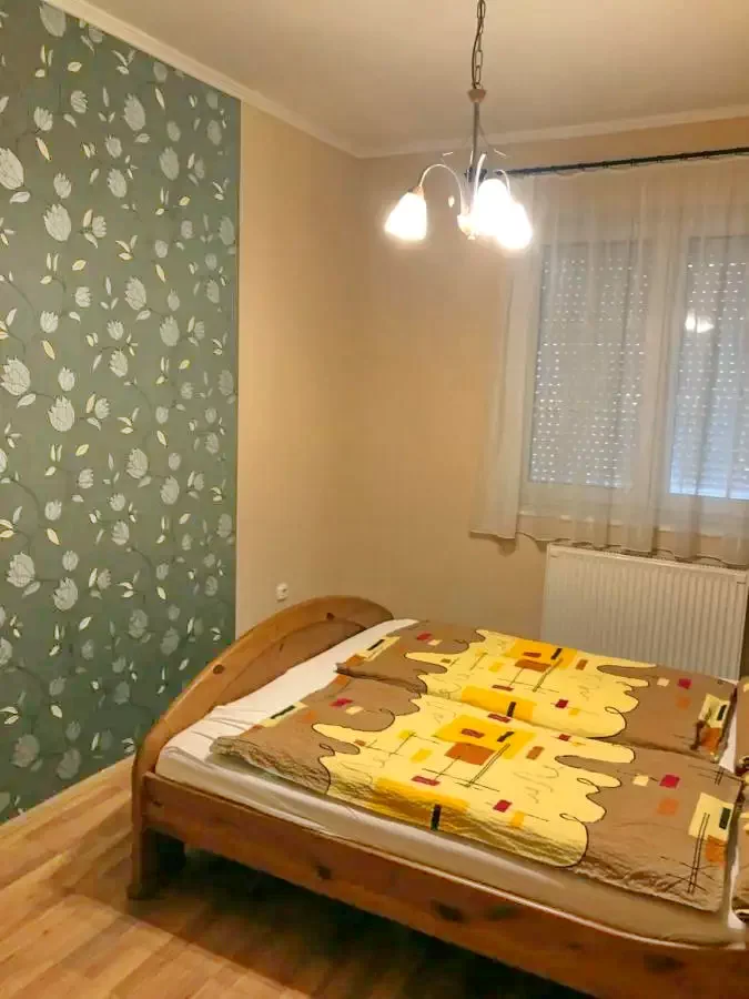  Cazare | Sat de vacanță (K0311-34) Imaginea poate fi supusă drepturilor de autor. Se recomandă contactarea titularului drepturilor.