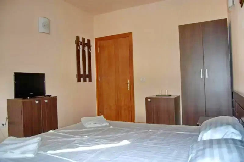 Eforie Nord Cazare | Camping / Popas turistic (K1320-15) Imaginea poate fi supusă drepturilor de autor. Se recomandă contactarea titularului drepturilor.