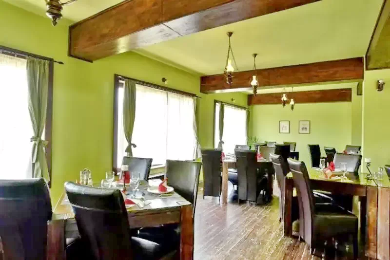 Bran Cazare | Motel (K0461-4) Imaginea poate fi supusă drepturilor de autor. Se recomandă contactarea titularului drepturilor.