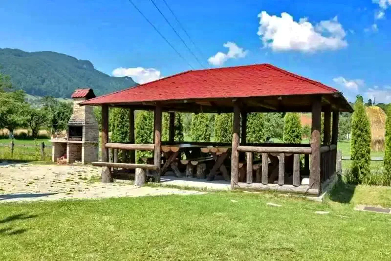 Bran Cazare | Motel (K0461-19) Imaginea poate fi supusă drepturilor de autor. Se recomandă contactarea titularului drepturilor.