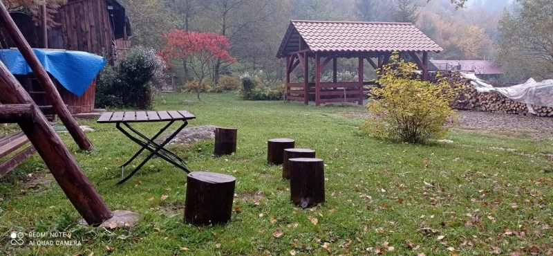 Vărșag Cazare | Sat de vacanță (K1524-35) Imaginea poate fi supusă drepturilor de autor. Se recomandă contactarea titularului drepturilor.