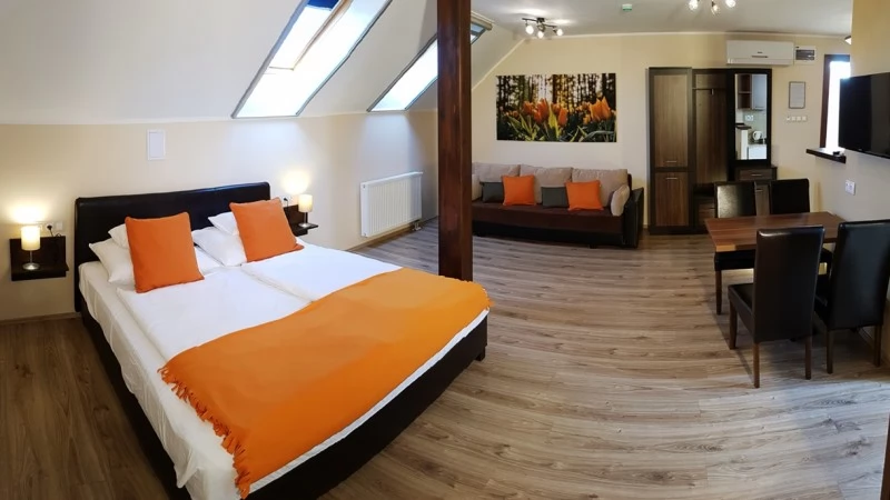 Gyula Szállás | Apartmanház (K0018-1) A kép szerzői jogvédelem alatt állhat. Javasolt a kapcsolatfelvétel a jog tulajdonossal.