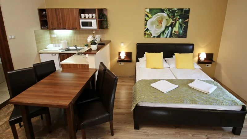 Jula Cazare | Casă de apartamente (K0018-13) Imaginea poate fi supusă drepturilor de autor. Se recomandă contactarea titularului drepturilor.