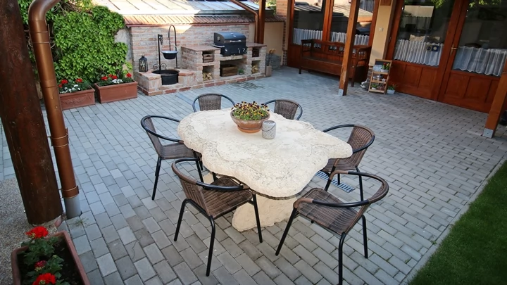 Jula Cazare | Bungalow (K0018-14) Imaginea poate fi supusă drepturilor de autor. Se recomandă contactarea titularului drepturilor.