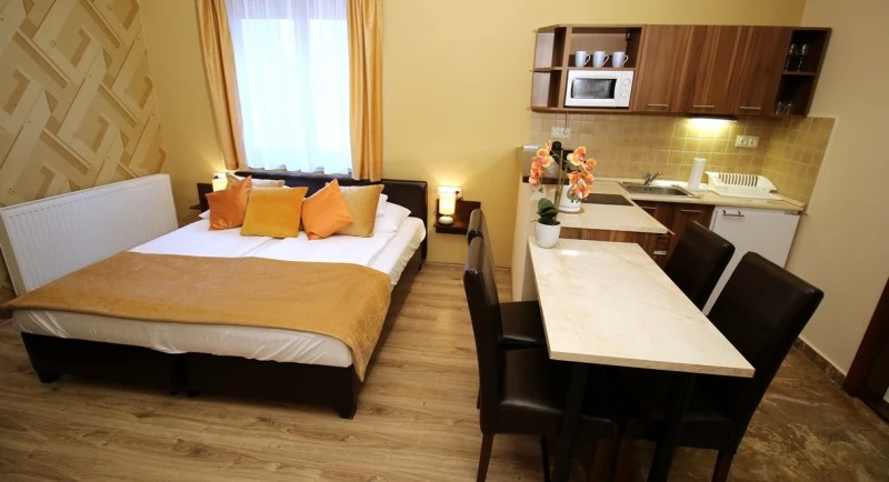 Gyula Szállás | Apartmanház (K0018-19) A kép szerzői jogvédelem alatt állhat. Javasolt a kapcsolatfelvétel a jog tulajdonossal. Gyula Szállás | Apartmanház (K0018-19) A kép szerzői jogvédelem alatt állhat. Javasolt a kapcsolatfelvétel a jog tulajdonossal.