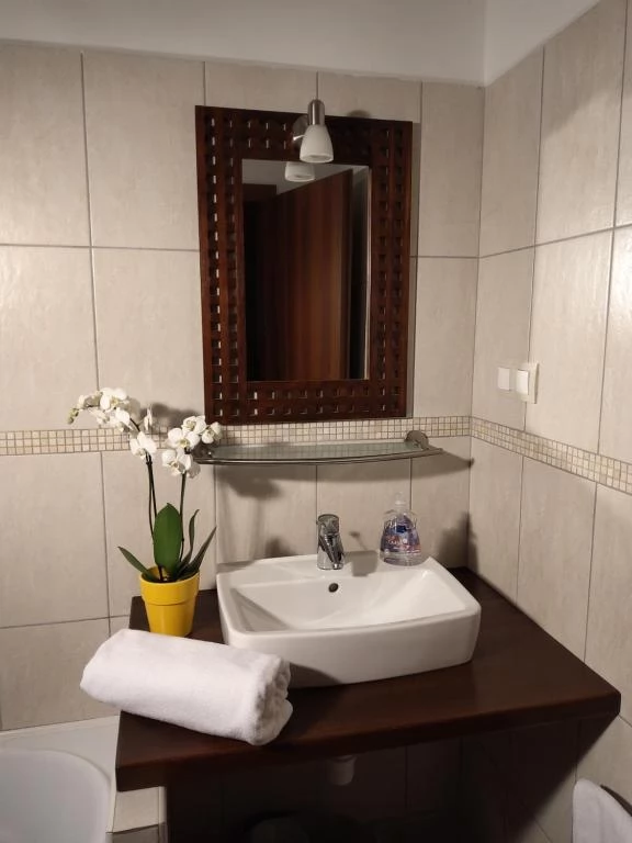 Jula Cazare | Bungalow (K0018-26) Imaginea poate fi supusă drepturilor de autor. Se recomandă contactarea titularului drepturilor.