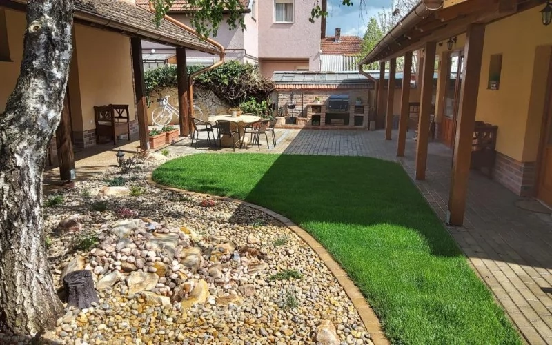 Jula Cazare | Bungalow (K0018-37) Imaginea poate fi supusă drepturilor de autor. Se recomandă contactarea titularului drepturilor.