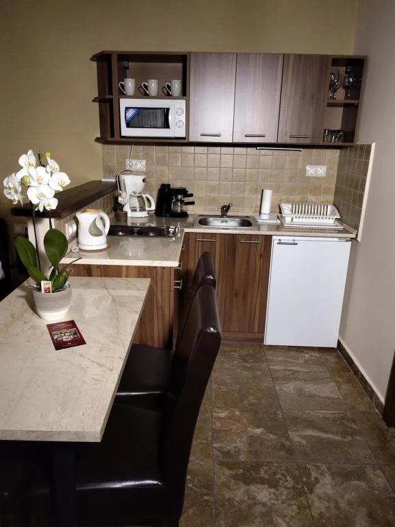 Jula Cazare | Bungalow (K0018-42) Imaginea poate fi supusă drepturilor de autor. Se recomandă contactarea titularului drepturilor.