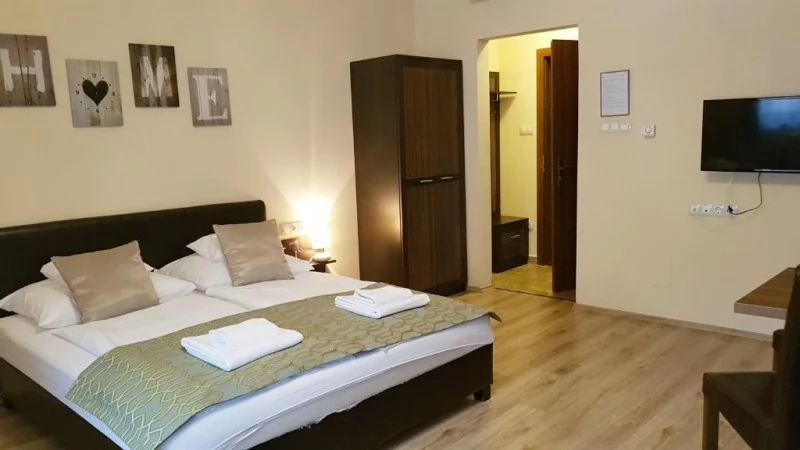 Jula Cazare | Casă de apartamente (K0018-47) Imaginea poate fi supusă drepturilor de autor. Se recomandă contactarea titularului drepturilor.