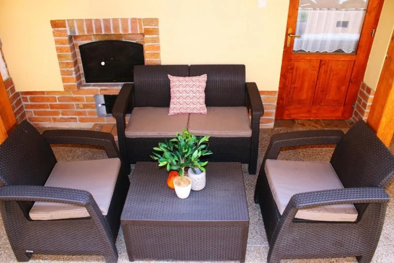 Jula Cazare | Casă de apartamente (K0018-49) Imaginea poate fi supusă drepturilor de autor. Se recomandă contactarea titularului drepturilor.