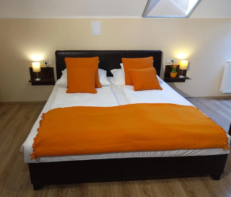 Jula Cazare | Bungalow (K0018-60) Imaginea poate fi supusă drepturilor de autor. Se recomandă contactarea titularului drepturilor.