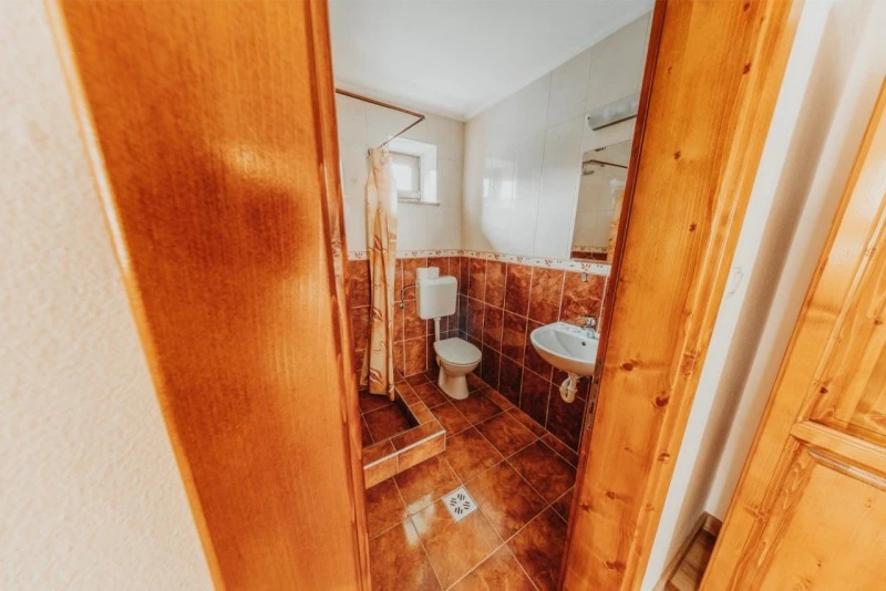 Praid Cazare | Cabană (K0303-23) Imaginea poate fi supusă drepturilor de autor. Se recomandă contactarea titularului drepturilor.