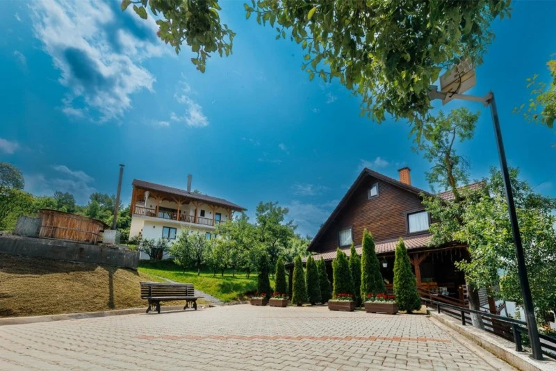 Praid Cazare | Cabană (K0303-42) Imaginea poate fi supusă drepturilor de autor. Se recomandă contactarea titularului drepturilor.
