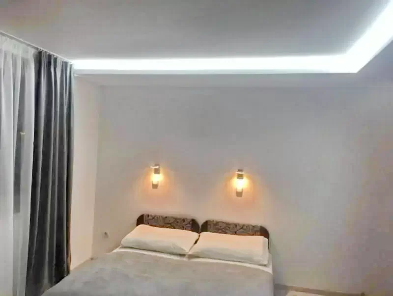  Cazare | Cabană (K0240-19) Imaginea poate fi supusă drepturilor de autor. Se recomandă contactarea titularului drepturilor.