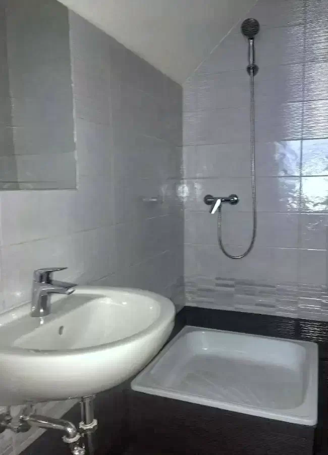  Cazare | Cabană (K0240-24) Imaginea poate fi supusă drepturilor de autor. Se recomandă contactarea titularului drepturilor.