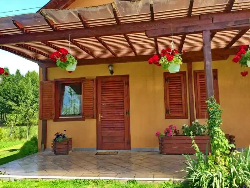 Sovata Cazare | Cabană (K0330-5) Imaginea poate fi supusă drepturilor de autor. Se recomandă contactarea titularului drepturilor.