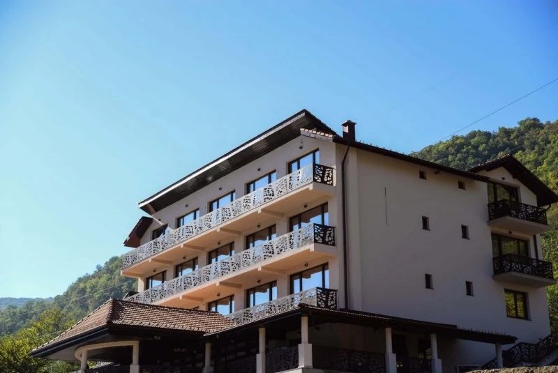 Dubova Cazare | Motel (K1559-16) Imaginea poate fi supusă drepturilor de autor. Se recomandă contactarea titularului drepturilor.