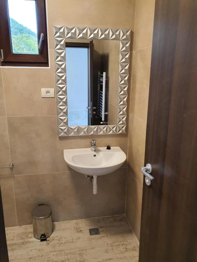 Dubova Cazare | Pensiune (K1559-20) Imaginea poate fi supusă drepturilor de autor. Se recomandă contactarea titularului drepturilor.