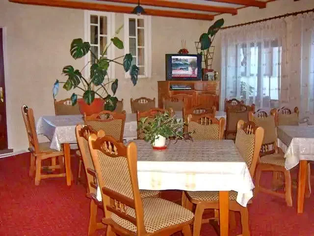 Borșa Cazare | Hostel (K0252-1) Imaginea poate fi supusă drepturilor de autor. Se recomandă contactarea titularului drepturilor.