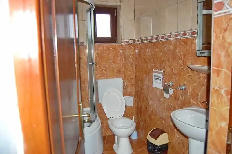 Borșa Cazare | Motel (K0252-5) Imaginea poate fi supusă drepturilor de autor. Se recomandă contactarea titularului drepturilor.