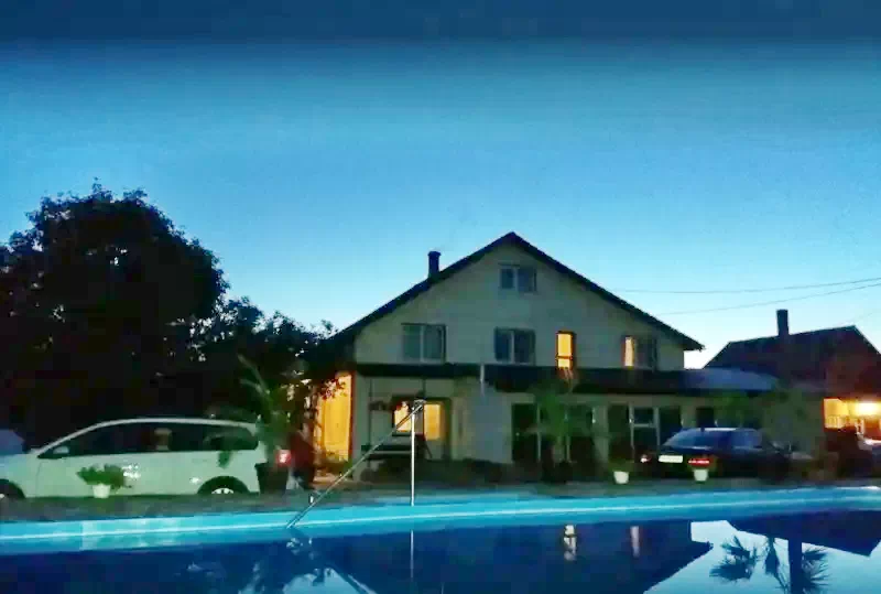 Ocna Șugatag Cazare | Motel (K1015-1) Imaginea poate fi supusă drepturilor de autor. Se recomandă contactarea titularului drepturilor.