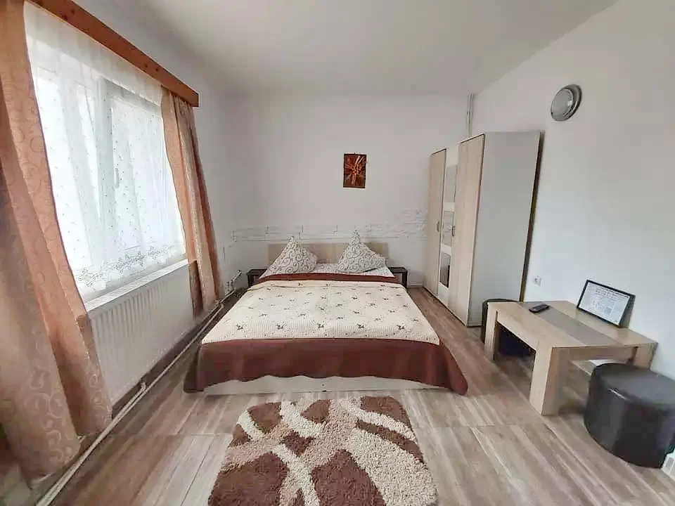 Ocna Șugatag Cazare | Motel (K1015-21) Imaginea poate fi supusă drepturilor de autor. Se recomandă contactarea titularului drepturilor.