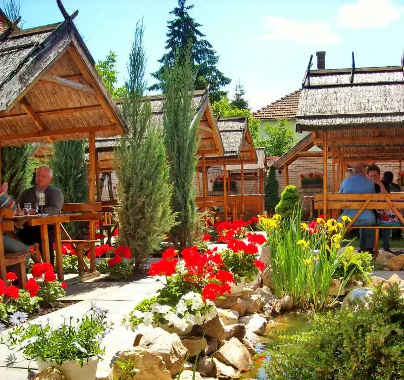 Jula Cazare | Pensiune turistică (K0007-5) Imaginea poate fi supusă drepturilor de autor. Se recomandă contactarea titularului drepturilor.