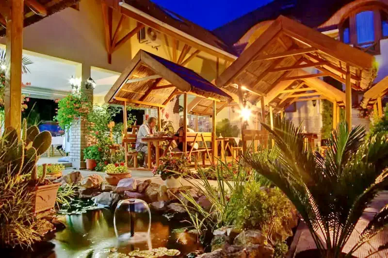 Jula Cazare | Pensiune turistică (K0007-9) Imaginea poate fi supusă drepturilor de autor. Se recomandă contactarea titularului drepturilor.