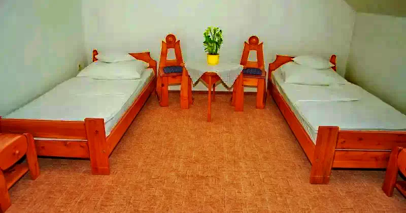 Gyula Szállás | Turisztikai panzió (K0007-11) A kép szerzői jogvédelem alatt állhat. Javasolt a kapcsolatfelvétel a jog tulajdonossal.