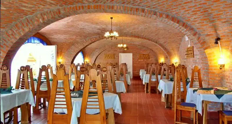 Jula Cazare | Pensiune turistică (K0007-14) Imaginea poate fi supusă drepturilor de autor. Se recomandă contactarea titularului drepturilor.