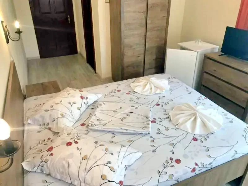 Cazare Băile Herculane - Pensiunea Paradis*** | Herkulesfürdő - Paradis Panzió***. Imaginea poate fi supusă drepturilor de autor. Se recomandă contactarea titularului drepturilor.