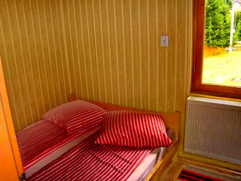 Hargitafürdő Szállás | Üdülőfalu (K1216-21) A kép szerzői jogvédelem alatt állhat. Javasolt a kapcsolatfelvétel a jog tulajdonossal.