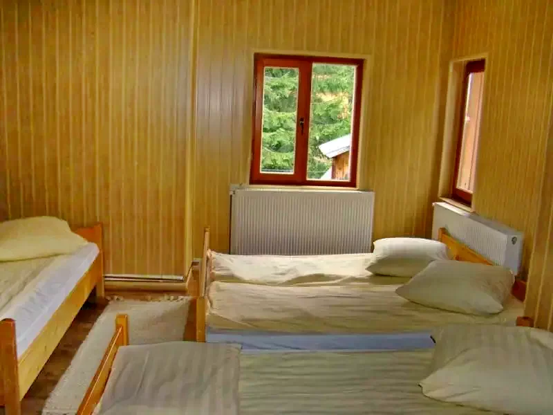 Harghita-Băi Cazare | Sat de vacanță (K1216-34) Imaginea poate fi supusă drepturilor de autor. Se recomandă contactarea titularului drepturilor.