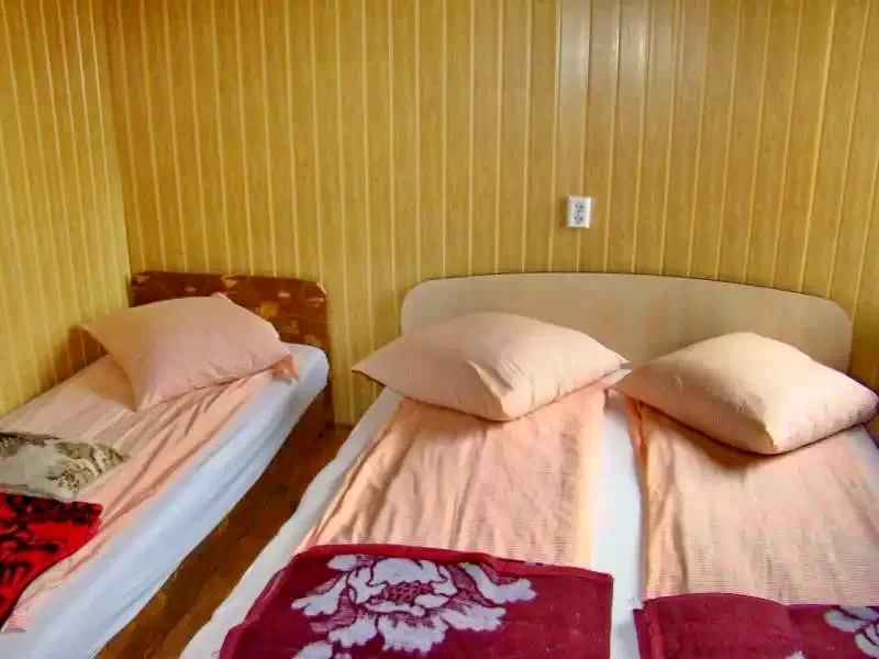 Harghita-Băi Cazare | Sat de vacanță (K1216-38) Imaginea poate fi supusă drepturilor de autor. Se recomandă contactarea titularului drepturilor.