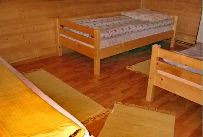 Harghita-Băi Cazare | Cabană (K0383-10) Imaginea poate fi supusă drepturilor de autor. Se recomandă contactarea titularului drepturilor.