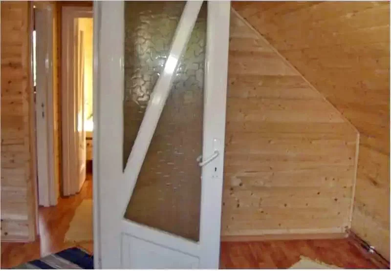 Harghita-Băi Cazare | Cabană (K0383-12) Imaginea poate fi supusă drepturilor de autor. Se recomandă contactarea titularului drepturilor.