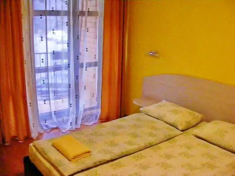 Szállás Băile Herculane - Casa Dimitrios *** | Herkulesfürdő - Casa Dimitrios Panzió ***. A kép szerzői jogvédelem alatt állhat. Javasolt a kapcsolatfelvétel a jog tulajdonossal.